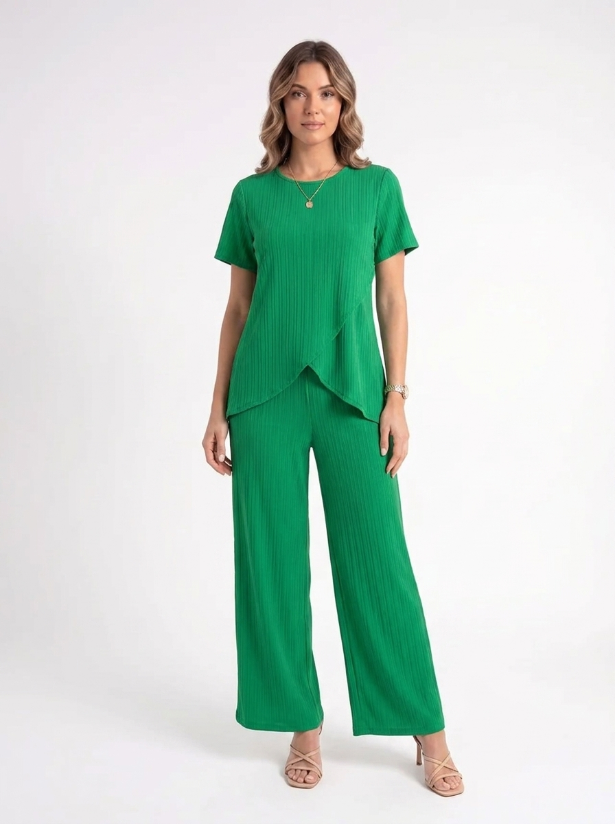 Elara – Ribbed Comfort Set