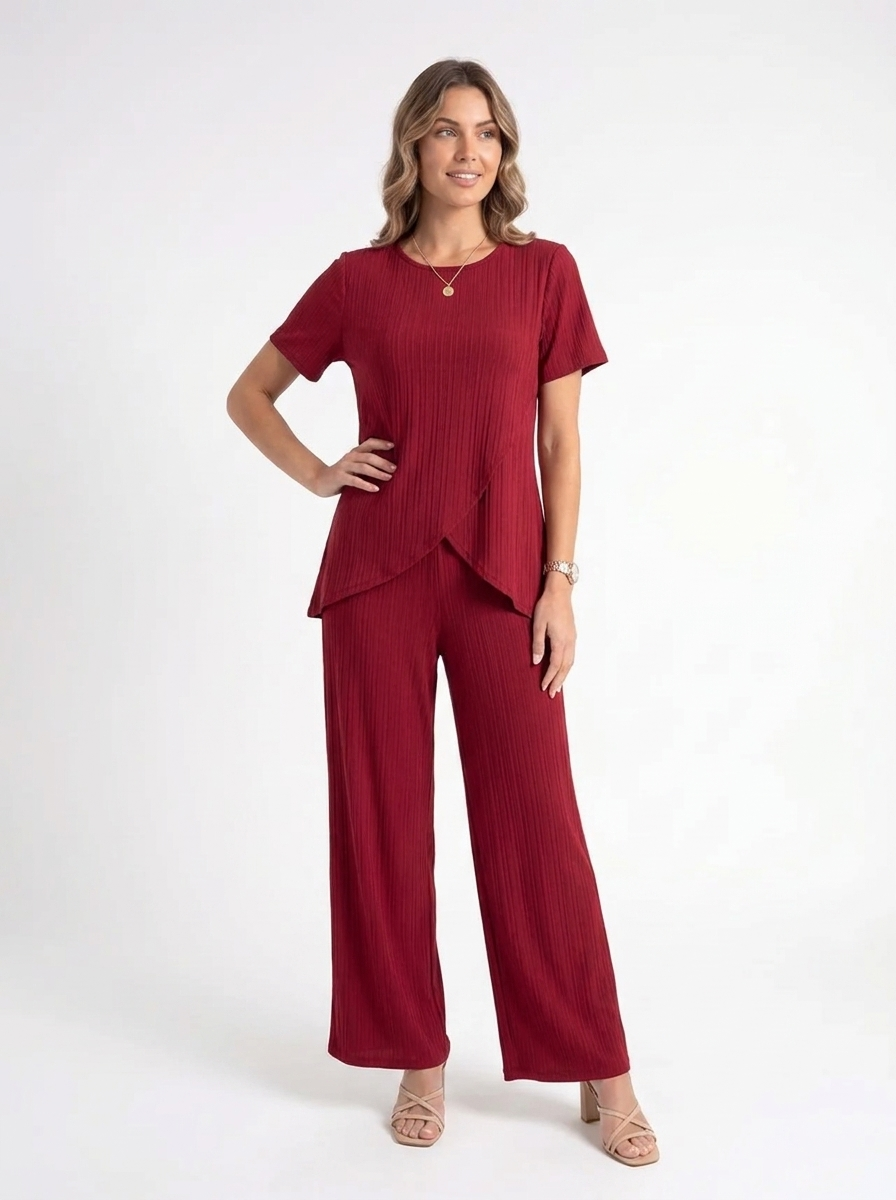 Elara – Ribbed Comfort Set
