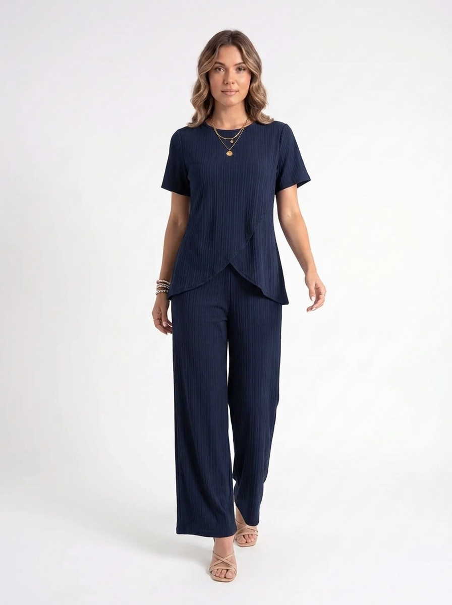 Elara – Ribbed Comfort Set