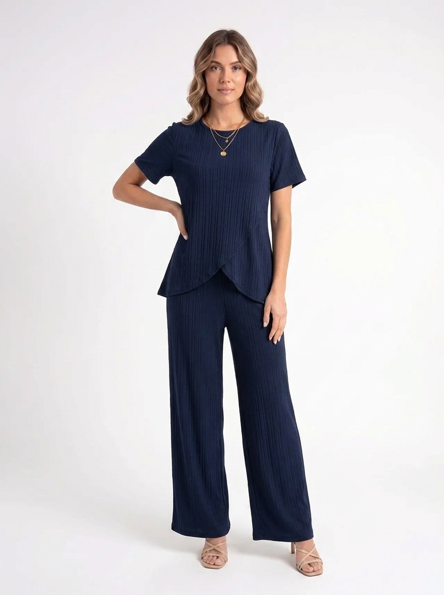 Elara – Ribbed Comfort Set